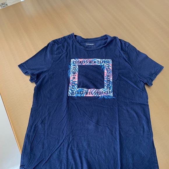 Express T-Shirt - Picture 1 of 3